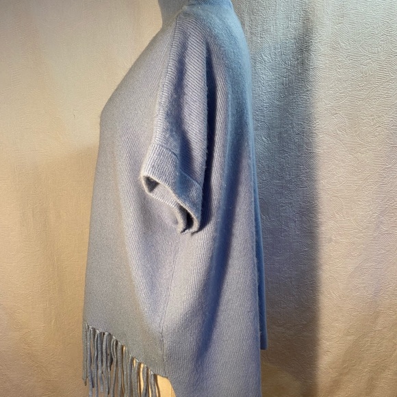 Pure cashmere poncho L/XL powder blue sweater - Picture 3 of 5